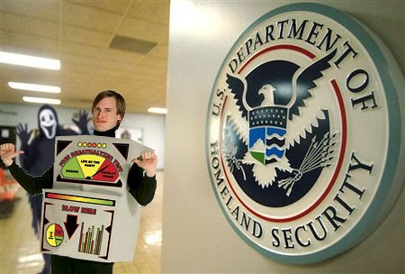 Kristi Noem Confirmed as Homeland Security Secretary: A Bold Step Toward Hardline Immigration Policies or a Dangerous Path for the Economy? 1 Homeland Security