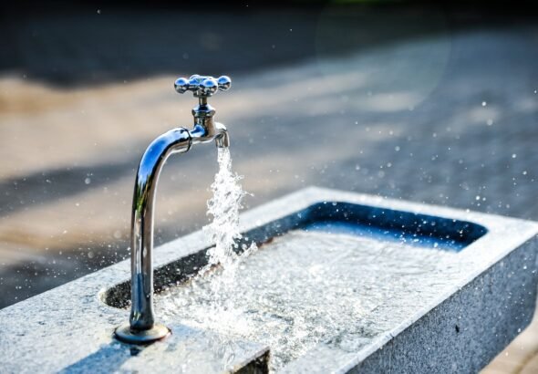 faucet, sink, tap, tap water, flow, flowing water, fresh water, clean water, wet, splashing, splash, water, fountain, nature, water fountain